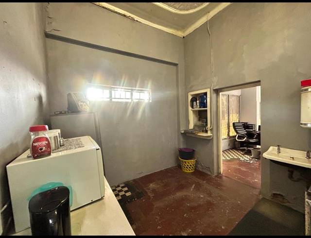 BUSINESS FOR SALE IN SPRINGS CENTRAL